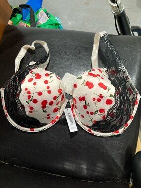 34DDD Cherry Print Lace-Accent Push-Up Bra